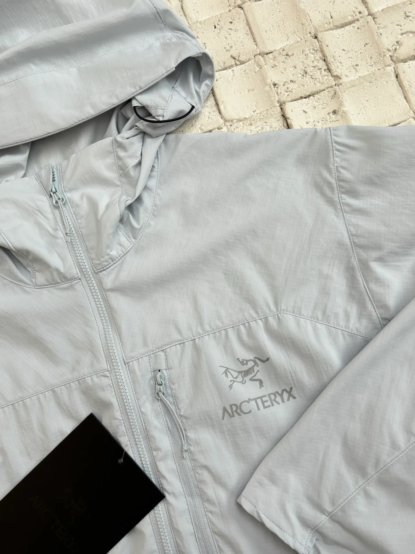 ARC‘TERY ， ， 。 ， 。 ，Squamish ， ， 。 ， ， ， 。 、 ，Arcteryx Squamish 。 Size：S/M/L/XL/XXL